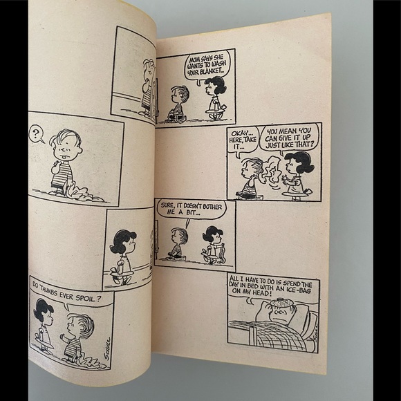Vintage Snoopy and Casper Paperbacks - Picture 11 of 16